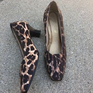California Magdesians Leopard print Kitten Heels 6